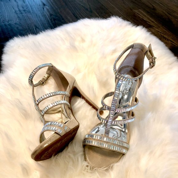 GIANNI BINI STUDDED PUMPS - Picture 3 of 10